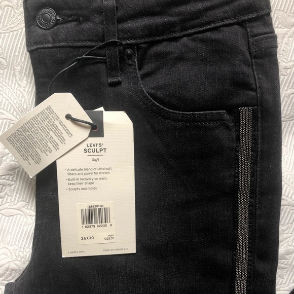 Levi’s 721 High Rise Skinny Black Jeans - Picture 5 of 8